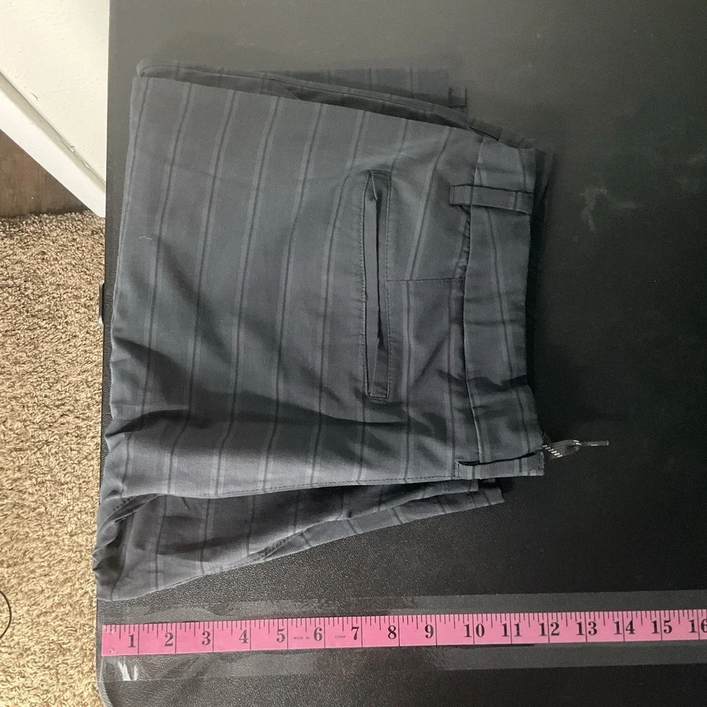 Hangten Mens  Shorts Sz 40 Dark Grey Pockets Striped Sports Golf Summer Outdoors